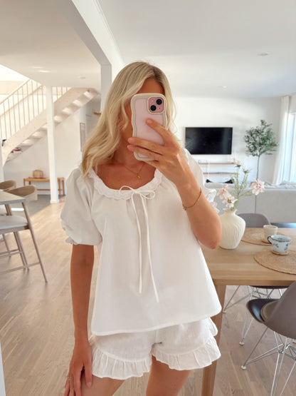 Saga blouse - embroidered lace