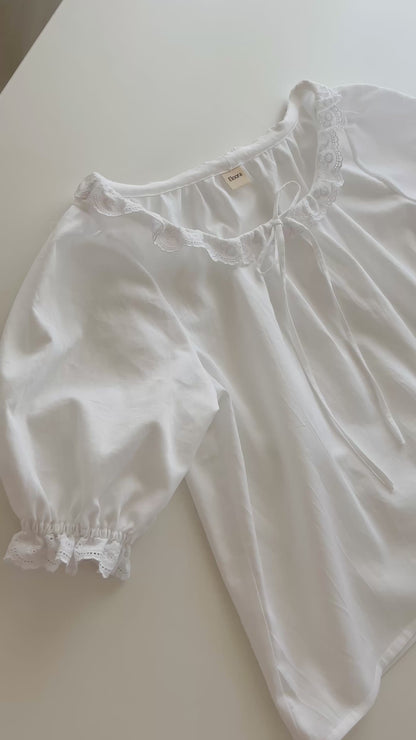 Saga blouse - embroidered lace